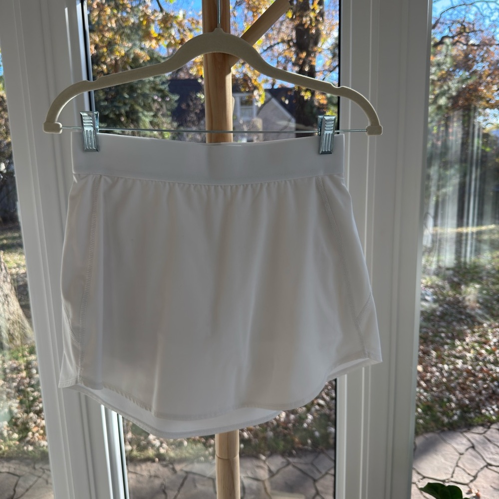 TnAction Tnamove Rally Skirt White Athletic Tennis Skort Size Small - Picture 1 of 4